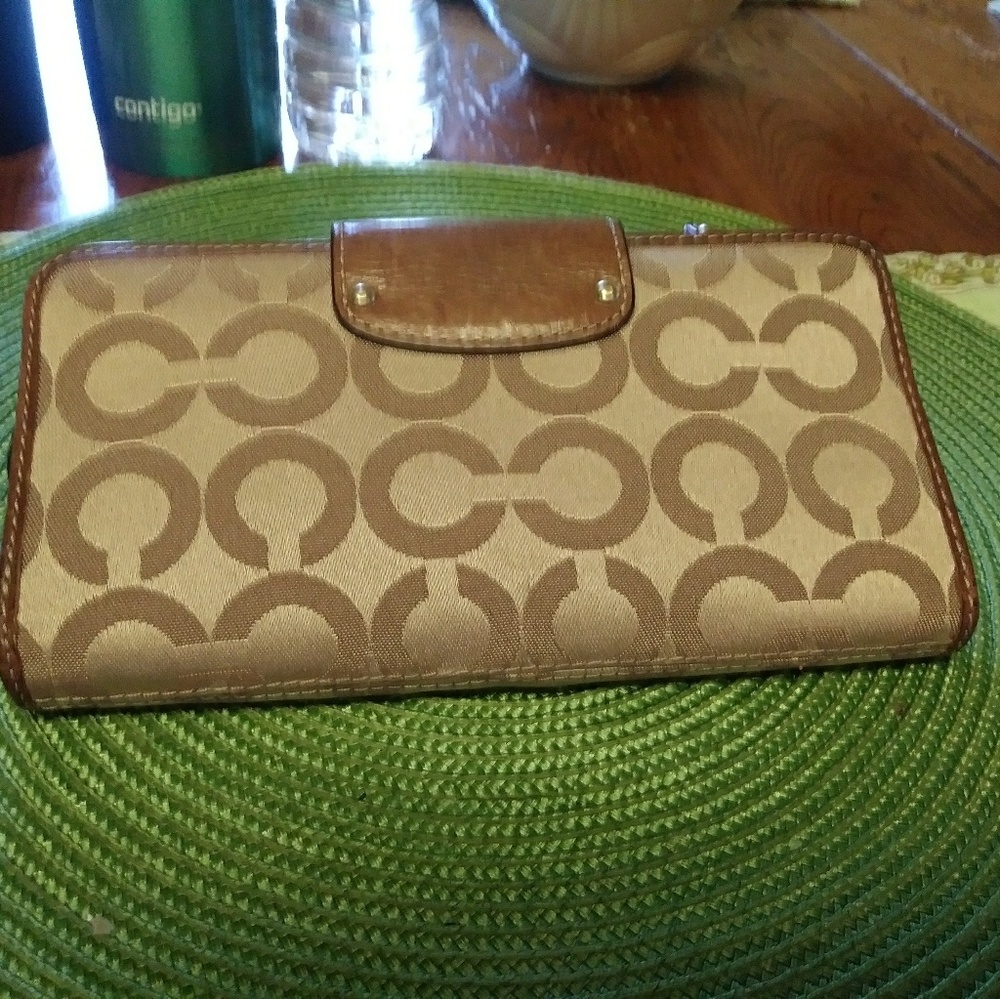 Authentic coach wallet - Picture 2 of 6
